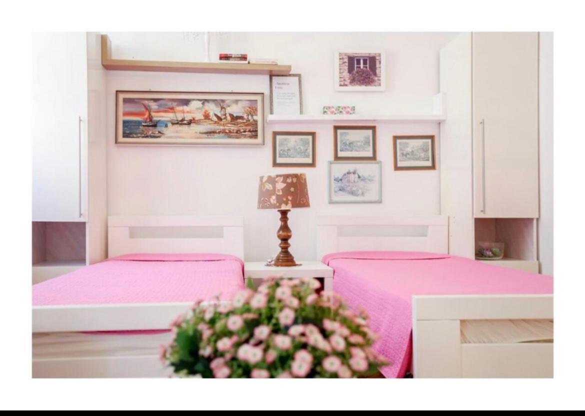 Academy Of Art Apartment ซาราเยโว ภายนอก รูปภาพ