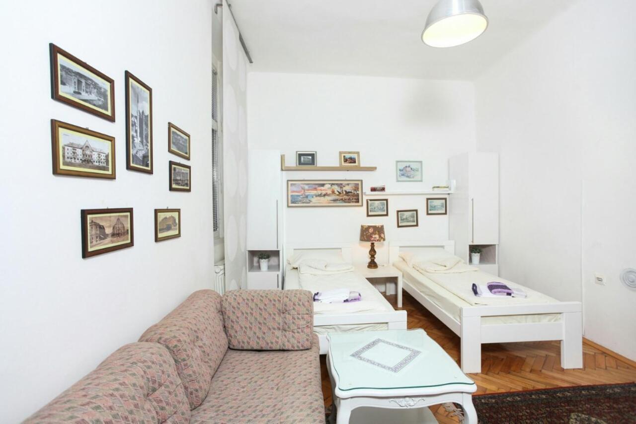 Academy Of Art Apartment ซาราเยโว ภายนอก รูปภาพ